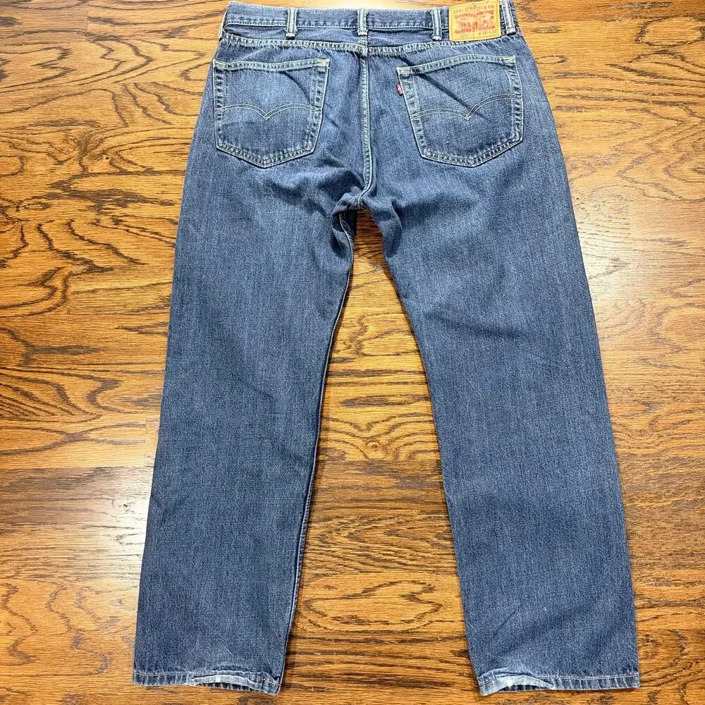 Levi's 505 Regular Fit Jeans Mens 38x32 Medium Wash Denim Straight Leg
